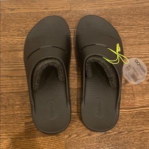 Ooahh Oofos in black